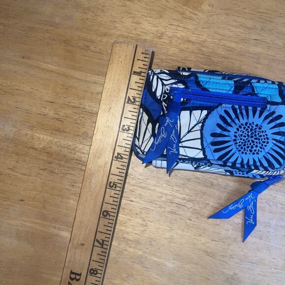 Vera Bradley Wristlet /Blue Bayou - Picture 4 of 8
